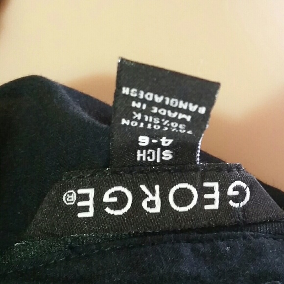 Translucent Sleeveless Black Collared Button Down - Picture 6 of 8